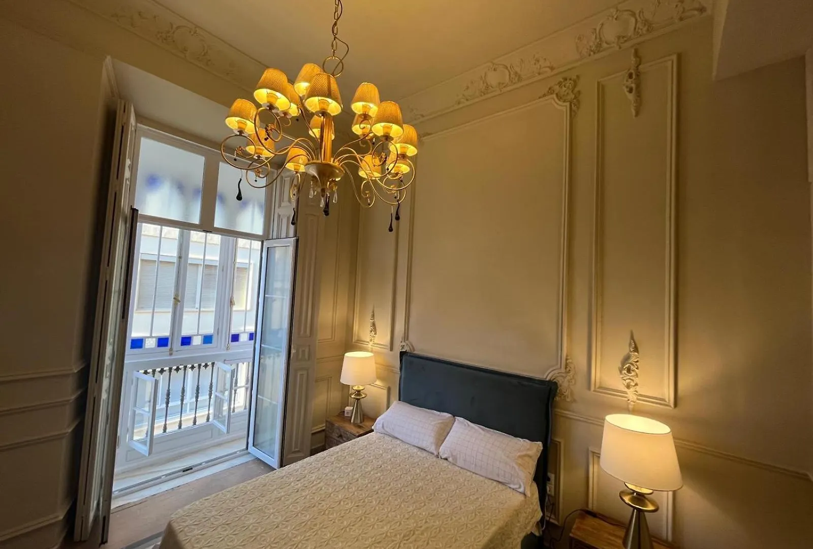 Apartamentos Loles De Cisneros Catedral Malaga